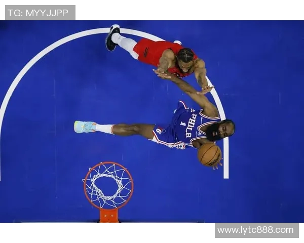 多伦多猛龙与76人激战正酣谁能在季后赛中笑到最后