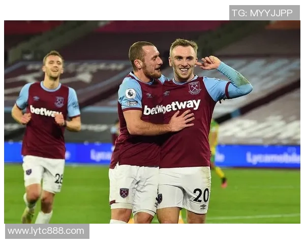 西汉姆联迎战英超劲旅 展现不屈精神与全新战术布局