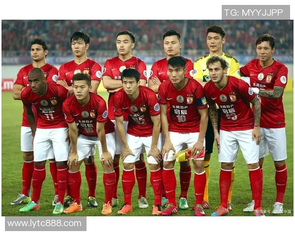 广州足球队技术争议引发热议球迷与专家观点碰撞分析