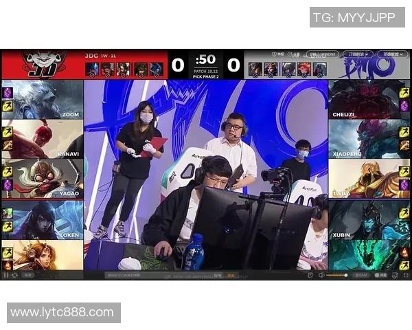 CSGO热议聚焦JDG团队协作问题引发的争议与讨论