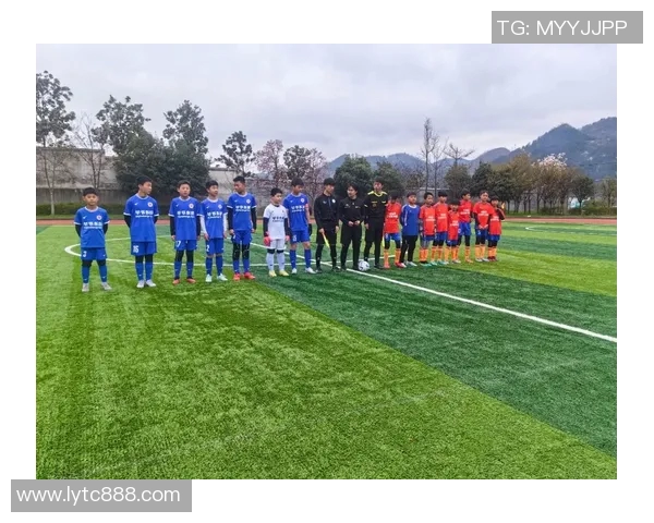 成都足球队的蜕变之旅：从地方球队到职业联赛的奋斗与荣耀